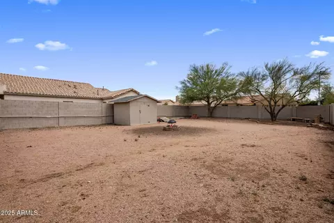 Exterior - 901 E Hearn Rd, Phoenix, AZ 85022 photo 7 of 8