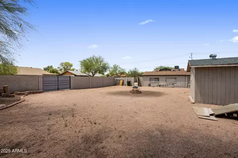 Exterior - 901 E Hearn Rd, Phoenix, AZ 85022 photo 8 of 8