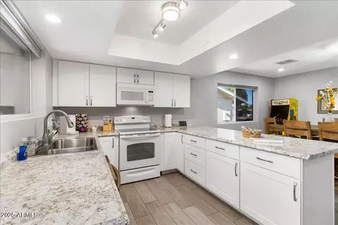 Kitchen - 4645 E Covina St, Mesa, AZ 85205 photo 4 of 4