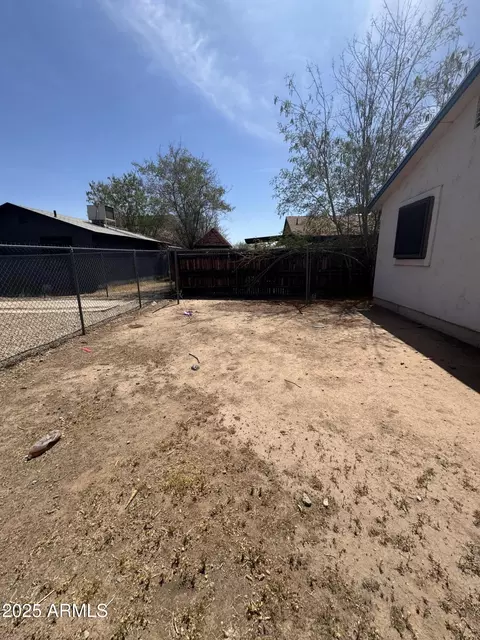 Exterior - 1014 E Romley Ave, Phoenix, AZ 85040 photo 1 of 2