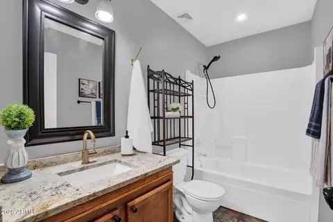 Bath - 1314 S Bridgegate Dr, Gilbert, AZ 85296 photo 4 of 4