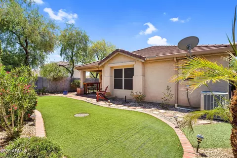 Exterior - 1314 S Bridgegate Dr, Gilbert, AZ 85296 photo 3 of 8