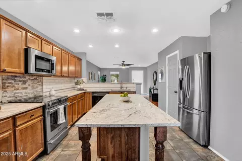 Kitchen - 1314 S Bridgegate Dr, Gilbert, AZ 85296 photo 1 of 5