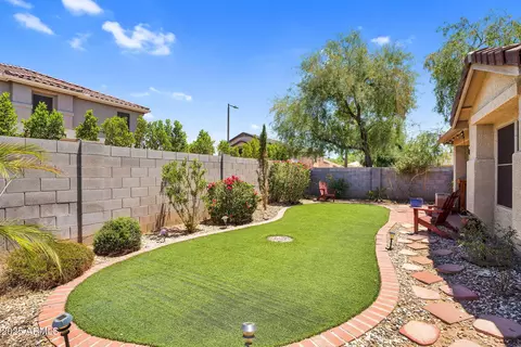 Exterior - 1314 S Bridgegate Dr, Gilbert, AZ 85296 photo 4 of 8