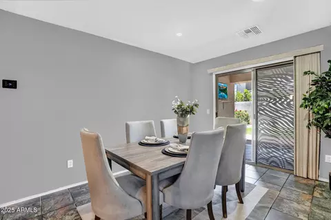 Dining - 1314 S Bridgegate Dr, Gilbert, AZ 85296 photo 2 of 2