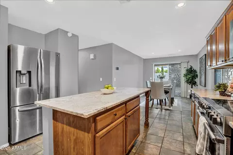 Kitchen - 1314 S Bridgegate Dr, Gilbert, AZ 85296 photo 2 of 5