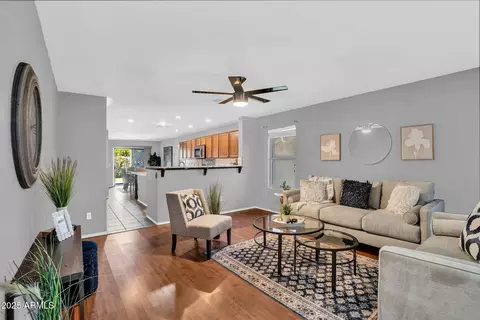 Living - 1314 S Bridgegate Dr, Gilbert, AZ 85296 photo 1 of 2