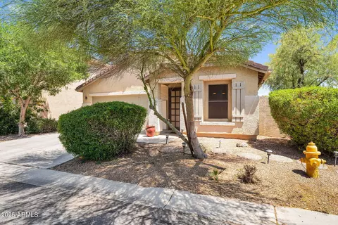 Exterior - 1314 S Bridgegate Dr, Gilbert, AZ 85296 photo 1 of 8