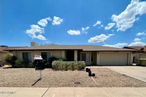 5513 W North Ln, Glendale, AZ 85302