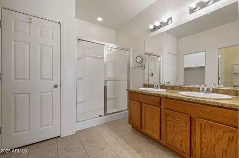 Bath - 2119 E Phelps Rd, Phoenix, AZ 85022 photo 1 of 3