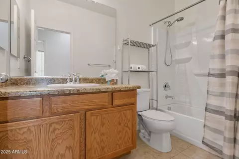 Bath - 2119 E Phelps Rd, Phoenix, AZ 85022 photo 3 of 3