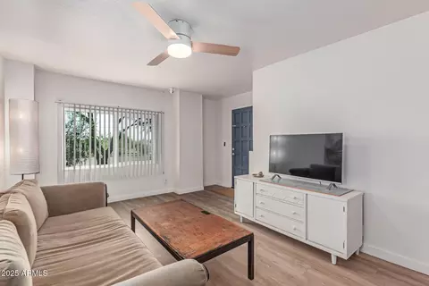 Living - 844 E Townley Ave, Phoenix, AZ 85020 photo 1 of 1