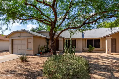 Exterior - 1926 E Sandra Ter, Phoenix, AZ 85022 photo 2 of 6