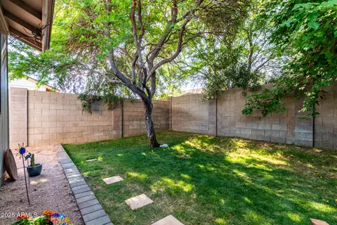 Exterior - 1926 E Sandra Ter, Phoenix, AZ 85022 photo 5 of 6