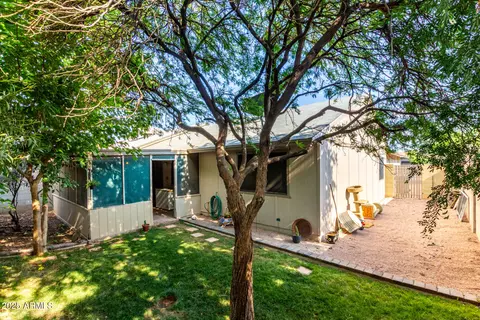 Exterior - 1926 E Sandra Ter, Phoenix, AZ 85022 photo 6 of 6