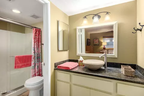 Bath - 1926 E Sandra Ter, Phoenix, AZ 85022 photo 1 of 2