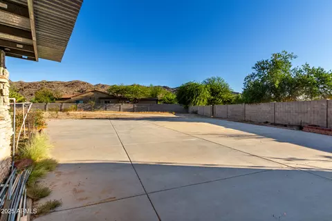 Exterior - 8828 S 16th St, Phoenix, AZ 85042 photo 4 of 14