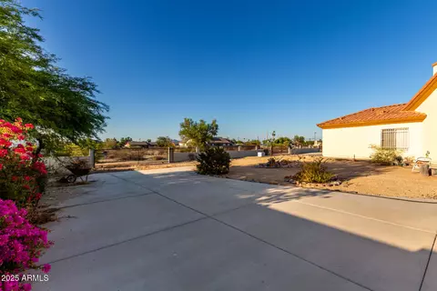 Exterior - 8828 S 16th St, Phoenix, AZ 85042 photo 10 of 14