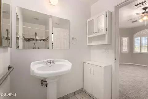 Bath - 8828 S 16th St, Phoenix, AZ 85042 photo 3 of 4