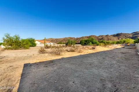 Exterior - 8828 S 16th St, Phoenix, AZ 85042 photo 2 of 14