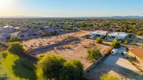 View/Area - 8828 S 16th St, Phoenix, AZ 85042 photo 14 of 17