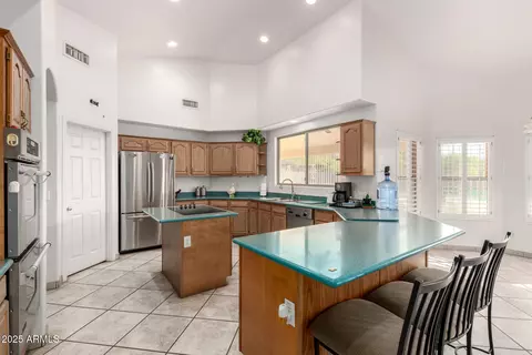 Kitchen - 8828 S 16th St, Phoenix, AZ 85042 photo 1 of 4