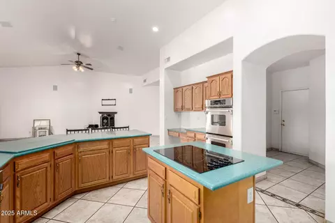 Kitchen - 8828 S 16th St, Phoenix, AZ 85042 photo 3 of 4