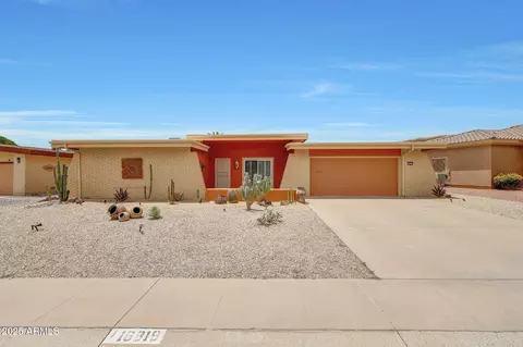 16818 N Meadow Park Dr, Sun City, AZ 85351