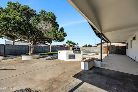 Exterior - 156 E Jasmine St, Mesa, AZ 85201 photo 3 of 6
