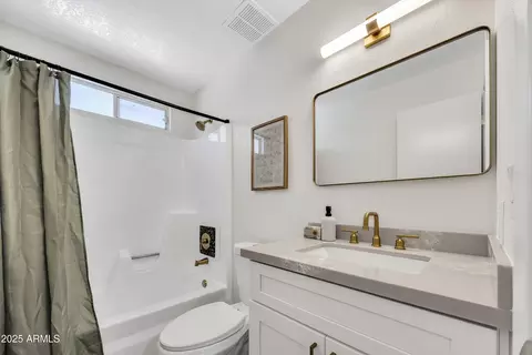 Bath - 156 E Jasmine St, Mesa, AZ 85201 photo 2 of 2