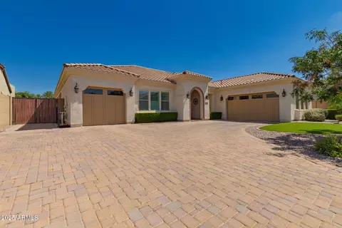 3990 E Iris Dr, Chandler, AZ 85286 photo 2