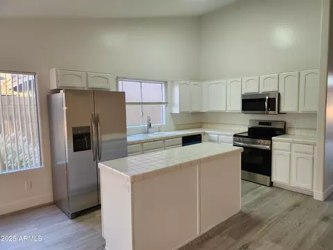 Kitchen - 4534 E Villa Maria Dr, Phoenix, AZ 85032 photo 3 of 4