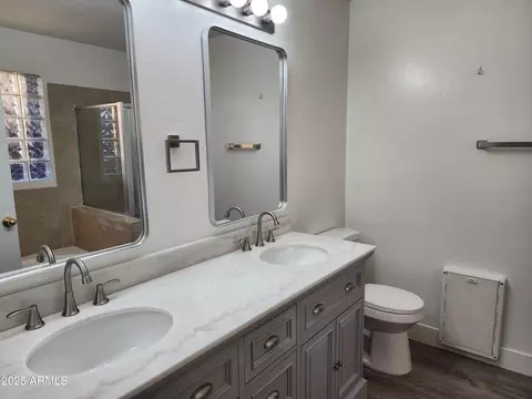 Bath - 4534 E Villa Maria Dr, Phoenix, AZ 85032 photo 2 of 5