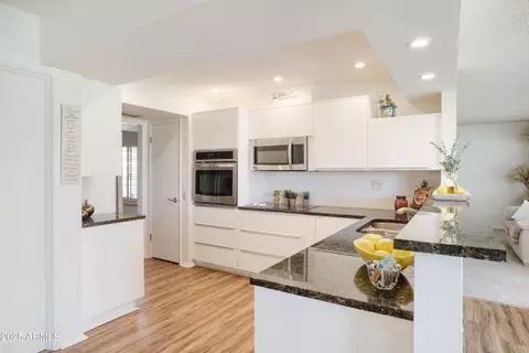 19030 N Signal Butte Cir, Sun City, AZ 85373