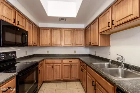 Kitchen - 3434 E Baseline Rd #216, Phoenix, AZ 85042 photo 2 of 4