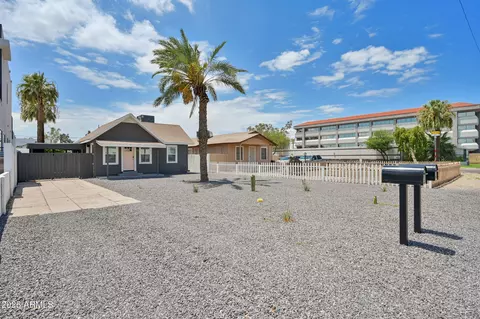 807 E Fairmount Ave, Phoenix, AZ 85014 photo 2