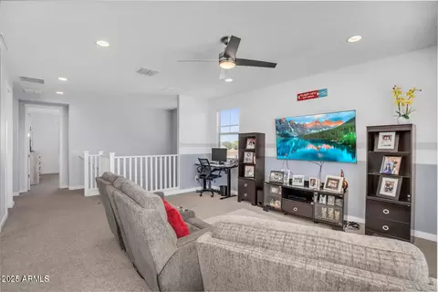 Entry Way - 2484 E Pelican Dr, Gilbert, AZ 85297 photo 2 of 4