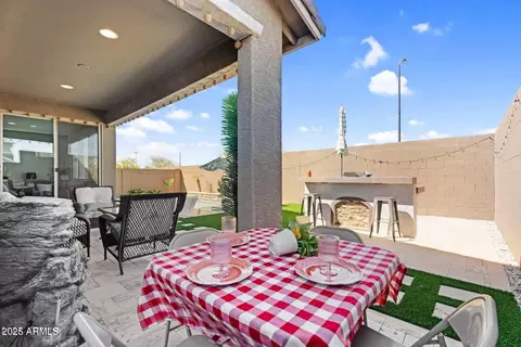 Exterior - 2484 E Pelican Dr, Gilbert, AZ 85297 photo 6 of 11