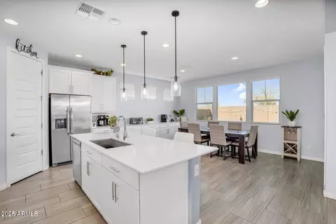 Kitchen - 2484 E Pelican Dr, Gilbert, AZ 85297 photo 4 of 4