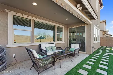 Exterior - 2484 E Pelican Dr, Gilbert, AZ 85297 photo 9 of 11