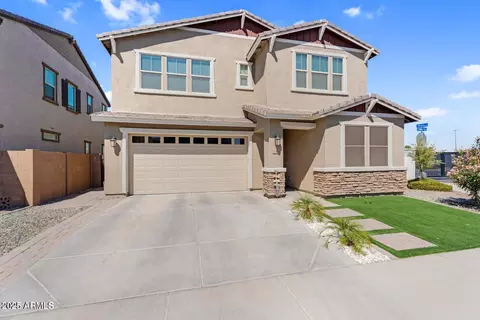 Exterior - 2484 E Pelican Dr, Gilbert, AZ 85297 photo 2 of 11