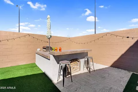 Exterior - 2484 E Pelican Dr, Gilbert, AZ 85297 photo 5 of 11