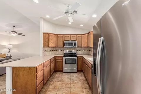 Kitchen - 10940 E Olla Ave, Mesa, AZ 85212 photo 1 of 2