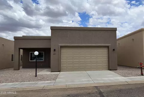 307 S Meadowood Ln, Sierra Vista, AZ 85635