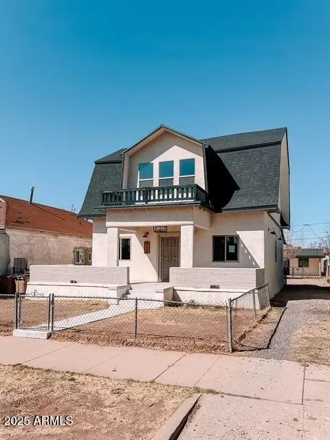 914 E 8th St, Douglas, AZ 85607
