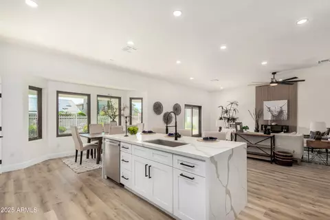 Kitchen - 434 S Jared Dr, Gilbert, AZ 85296 photo 3 of 4