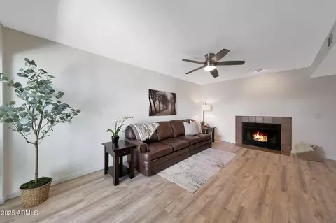 850 S River Dr #1047, Tempe, AZ 85281