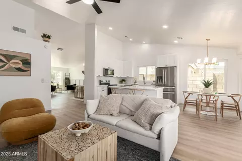 325 N Redrock St, Gilbert, AZ 85234