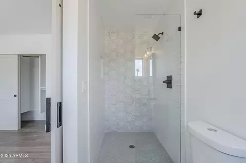 Bath - 3609 E Palm Ln, Phoenix, AZ 85008 photo 2 of 3