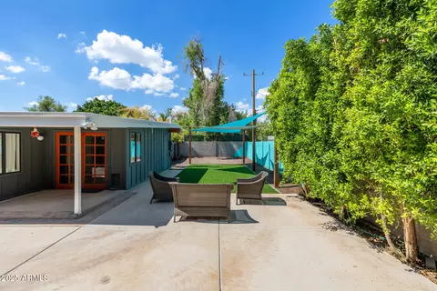 Exterior - 5739 N 11th St, Phoenix, AZ 85014 photo 8 of 17